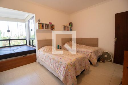 Casa à venda com 351m², 4 quartos e 5 vagasQuarto 1