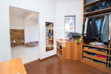 Casa à venda com 351m², 4 quartos e 5 vagasCloset