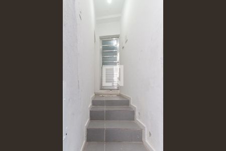 Apartamento para alugar com 25m², 1 quarto e sem vaga Apartamento para alugar com 25m², 1 quarto e sem vagaEscada