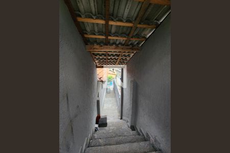 Apartamento para alugar com 25m², 1 quarto e sem vaga Apartamento para alugar com 25m², 1 quarto e sem vagaEscada