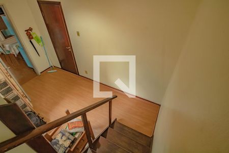 Casa para alugar com 220m², 3 quartos e sem vagaEscada