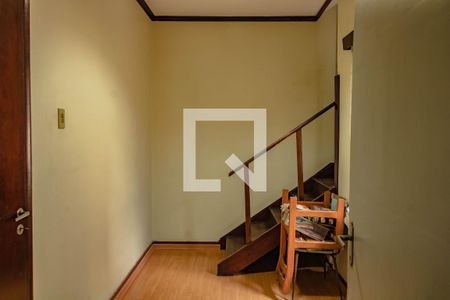 Casa para alugar com 220m², 3 quartos e sem vagaEscada