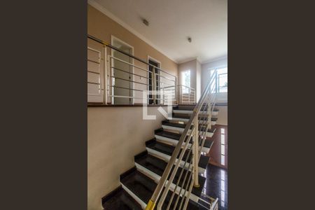 Escada de casa de condomínio à venda com 5 quartos, 381m² em Alphaville, Santana de Parnaíba