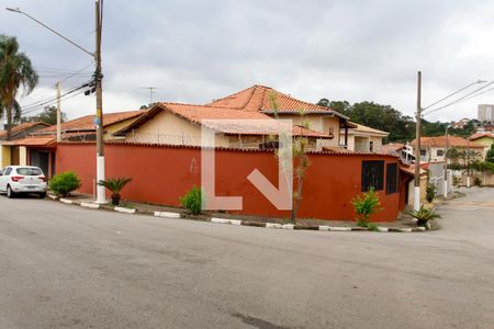 Fachada de casa à venda com 4 quartos, 475m² em City Bussocaba, Osasco