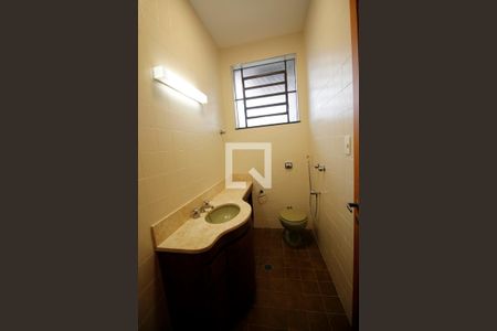 Casa à venda com 460m², 4 quartos e 4 vagasBanheiro 2