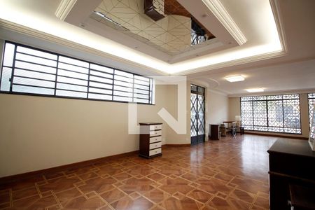 Casa à venda com 460m², 4 quartos e 4 vagasSala de estar