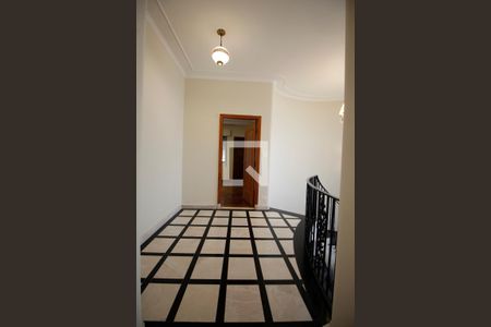 Casa à venda com 460m², 4 quartos e 4 vagasEscada