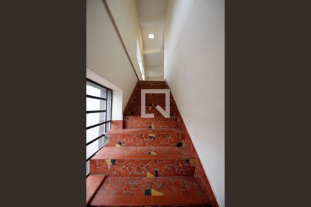 Casa à venda com 460m², 4 quartos e 4 vagasEscada 2