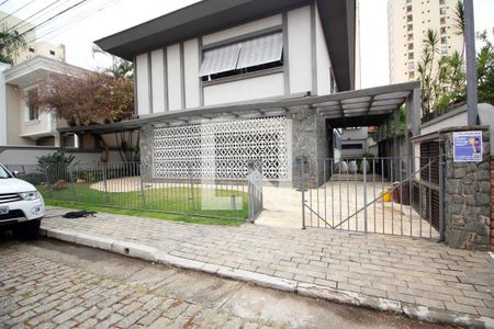 Casa à venda com 460m², 4 quartos e 4 vagasFachada