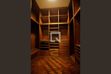 Casa à venda com 460m², 4 quartos e 4 vagasSuite 2