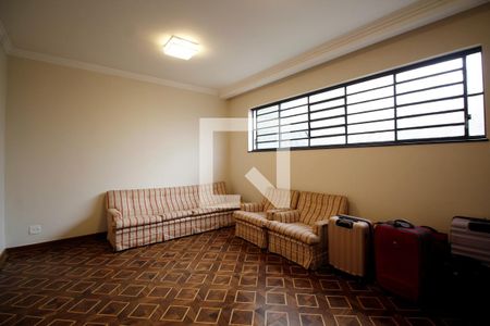 Casa à venda com 460m², 4 quartos e 4 vagasSala de tv