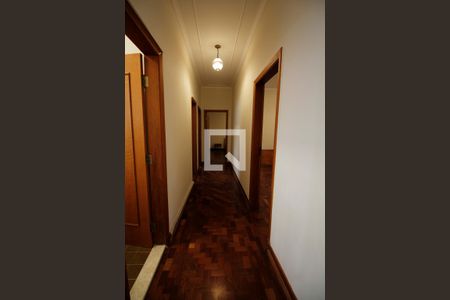 Casa à venda com 460m², 4 quartos e 4 vagasCorredor 2