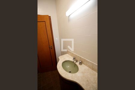 Casa à venda com 460m², 4 quartos e 4 vagasBanheiro 2