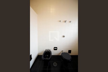 Casa à venda com 460m², 4 quartos e 4 vagasBanheiro da Suite 2