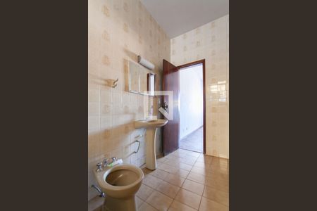 Casa à venda com 250m², 3 quartos e 4 vagas Casa à venda com 250m², 3 quartos e 4 vagasBanheiro da Suíte