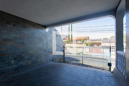 Casa à venda com 250m², 3 quartos e 4 vagas Casa à venda com 250m², 3 quartos e 4 vagasGaragem