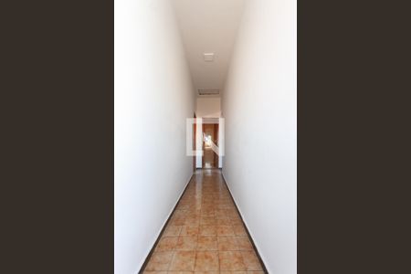 Casa à venda com 250m², 3 quartos e 4 vagas Casa à venda com 250m², 3 quartos e 4 vagasCorredor