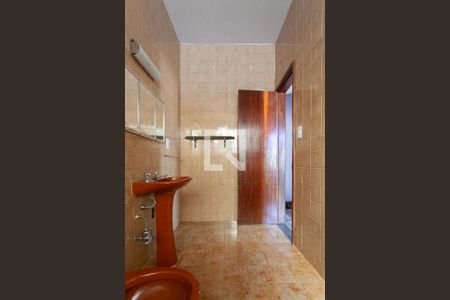 Casa à venda com 250m², 3 quartos e 4 vagas Casa à venda com 250m², 3 quartos e 4 vagasBanheiro Social