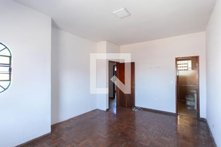 Casa à venda com 250m², 3 quartos e 4 vagas Casa à venda com 250m², 3 quartos e 4 vagasSuíte