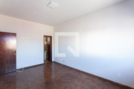 Casa à venda com 250m², 3 quartos e 4 vagas Casa à venda com 250m², 3 quartos e 4 vagasSuíte