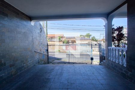 Casa à venda com 250m², 3 quartos e 4 vagas Casa à venda com 250m², 3 quartos e 4 vagasGaragem