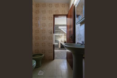 Casa à venda com 250m², 3 quartos e 4 vagas Casa à venda com 250m², 3 quartos e 4 vagasBanheiro de serviço