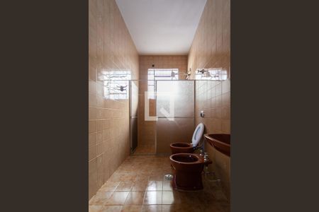 Casa à venda com 250m², 3 quartos e 4 vagas Casa à venda com 250m², 3 quartos e 4 vagasBanheiro Social