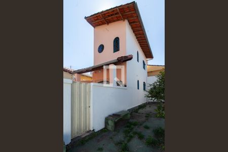 Casa à venda com 250m², 3 quartos e 4 vagas Casa à venda com 250m², 3 quartos e 4 vagasBarracão