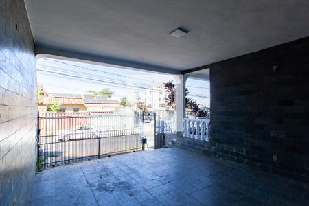 Casa à venda com 250m², 3 quartos e 4 vagas Casa à venda com 250m², 3 quartos e 4 vagasGaragem