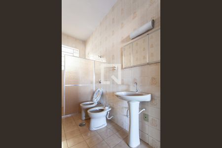 Casa à venda com 250m², 3 quartos e 4 vagas Casa à venda com 250m², 3 quartos e 4 vagasBanheiro da Suíte