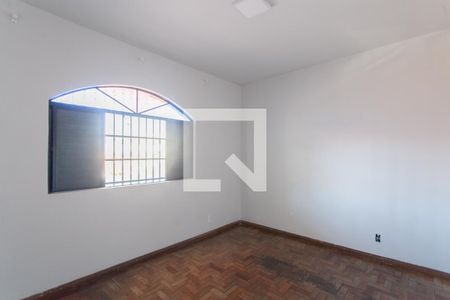 Casa à venda com 250m², 3 quartos e 4 vagas Casa à venda com 250m², 3 quartos e 4 vagasQuarto 1