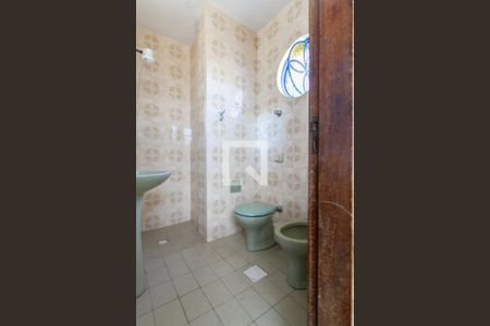 Casa à venda com 250m², 3 quartos e 4 vagas Casa à venda com 250m², 3 quartos e 4 vagasBanheiro de serviço