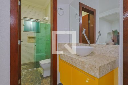 Banheiro de casa à venda com 3 quartos, 205m² em Sagrada Família, Belo Horizonte