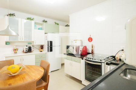 Casa à venda com 135m², 3 quartos e 2 vagas Casa à venda com 135m², 3 quartos e 2 vagasCozinha