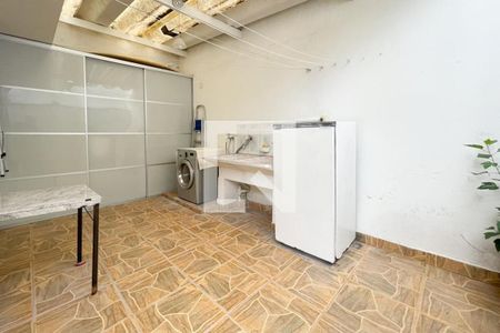 Casa à venda com 135m², 3 quartos e 2 vagas Casa à venda com 135m², 3 quartos e 2 vagasÁrea de Serviço