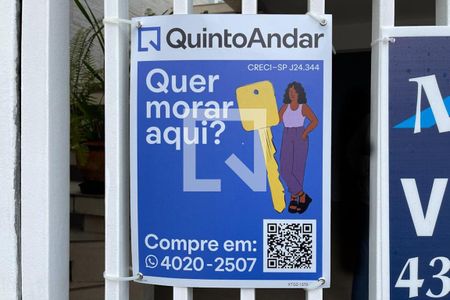 Casa à venda com 135m², 3 quartos e 2 vagas Casa à venda com 135m², 3 quartos e 2 vagasFachada