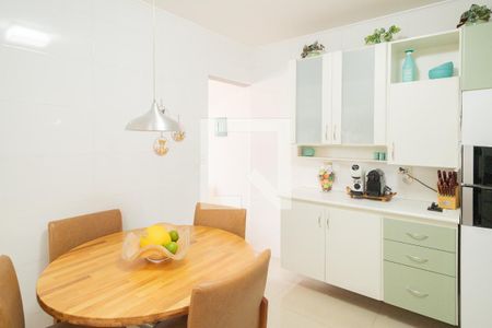 Casa à venda com 135m², 3 quartos e 2 vagas Casa à venda com 135m², 3 quartos e 2 vagasCozinha