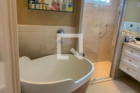 Apartamento à venda com 329m², 3 quartos e 3 vagas Apartamento à venda com 329m², 3 quartos e 3 vagasSuíte