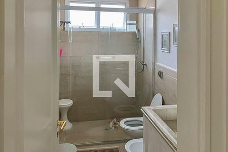 Apartamento à venda com 329m², 3 quartos e 3 vagas Apartamento à venda com 329m², 3 quartos e 3 vagasSuíte