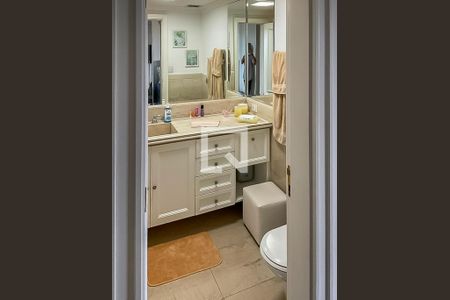 Apartamento à venda com 329m², 3 quartos e 3 vagas Apartamento à venda com 329m², 3 quartos e 3 vagasSuíte