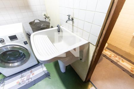 Casa à venda com 300m², 3 quartos e sem vagaÁrea de Serviço