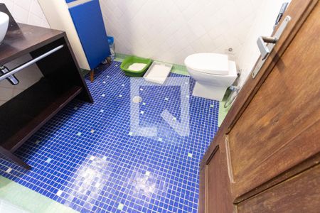 Casa à venda com 300m², 3 quartos e sem vagaBanheiro do Corredor