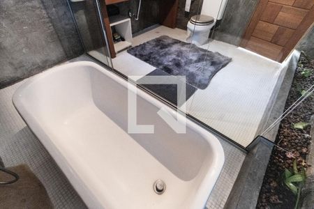 Casa à venda com 300m², 3 quartos e sem vagaBanheiro do Quarto 2 - Suite