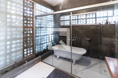 Casa à venda com 300m², 3 quartos e sem vagaBanheiro do Quarto 2 - Suite