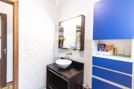 Casa à venda com 300m², 3 quartos e sem vagaBanheiro do Corredor