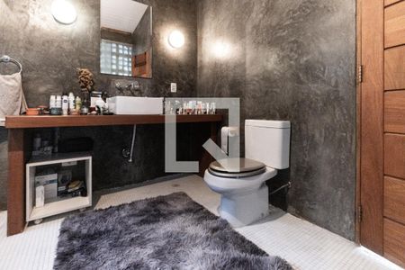 Casa à venda com 300m², 3 quartos e sem vagaBanheiro do Quarto 2 - Suite