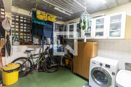 Casa à venda com 300m², 3 quartos e sem vagaÁrea de Serviço