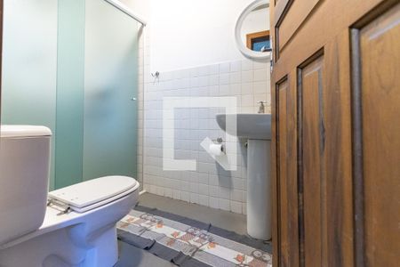 Casa à venda com 300m², 3 quartos e sem vagaBanheiro da Área de Serviço