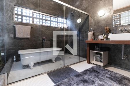 Casa à venda com 300m², 3 quartos e sem vagaBanheiro do Quarto 2 - Suite