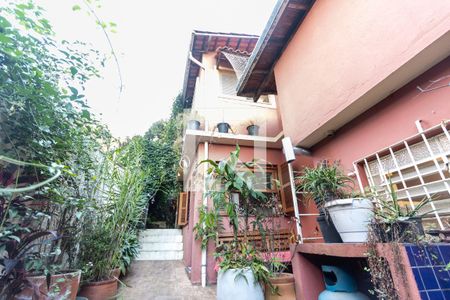 Casa à venda com 300m², 3 quartos e sem vagaCorredor externo